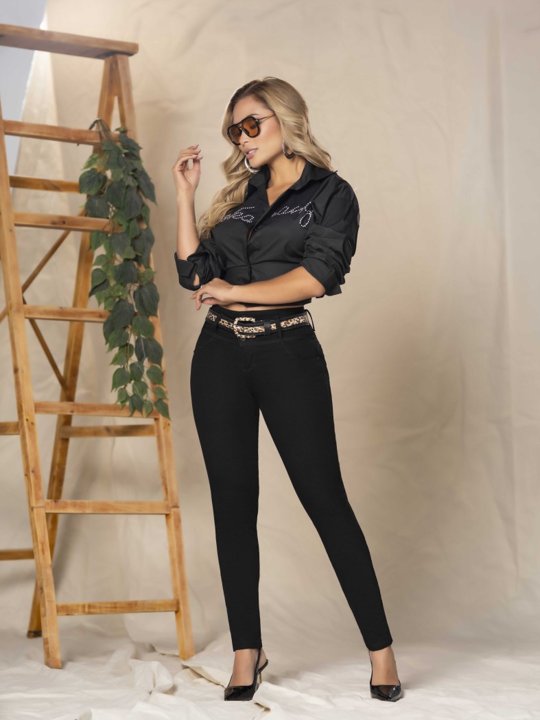SKINNY JEAN NEGRO CON BOLSILLOS