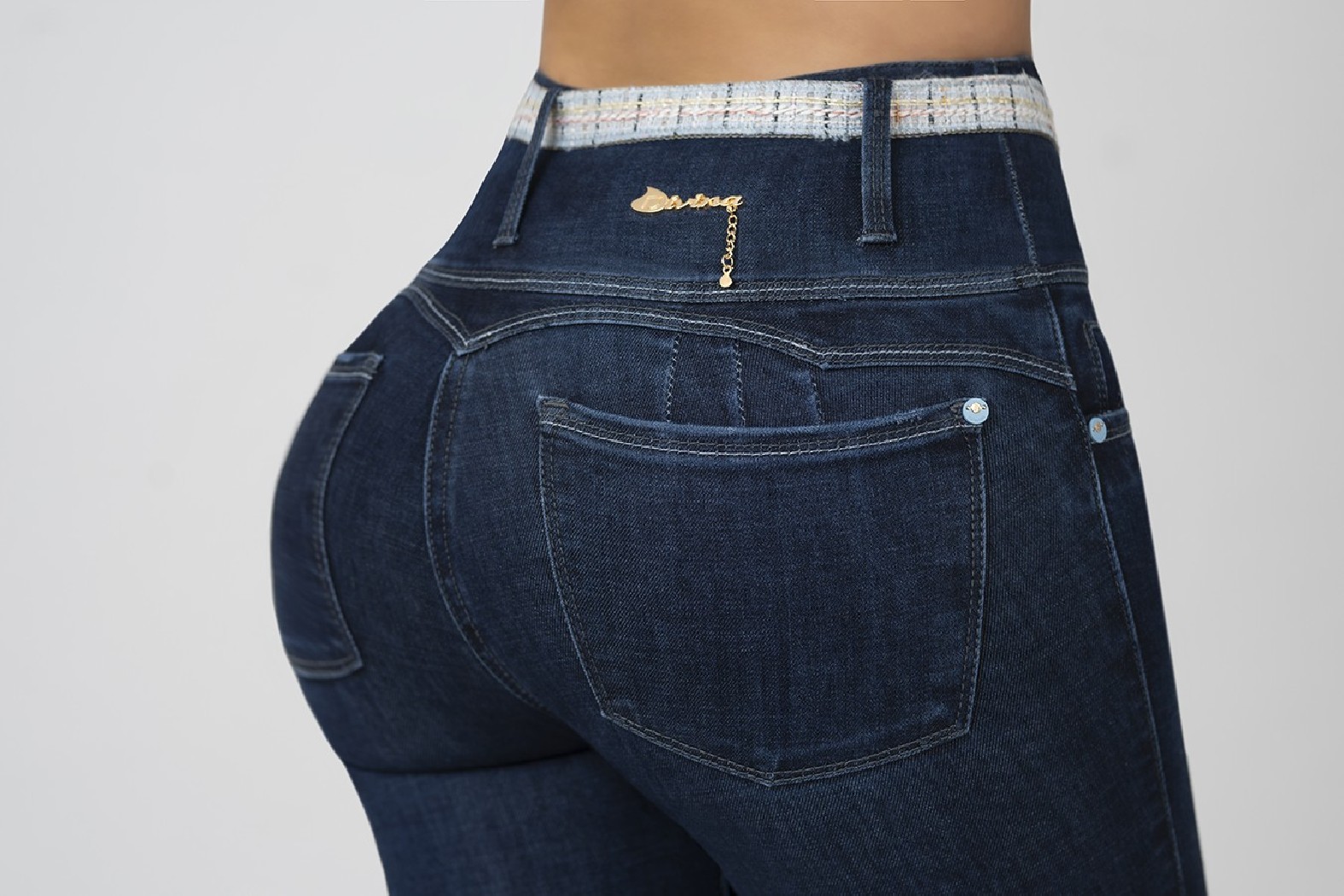STRAIGHT JEANS OSCURO