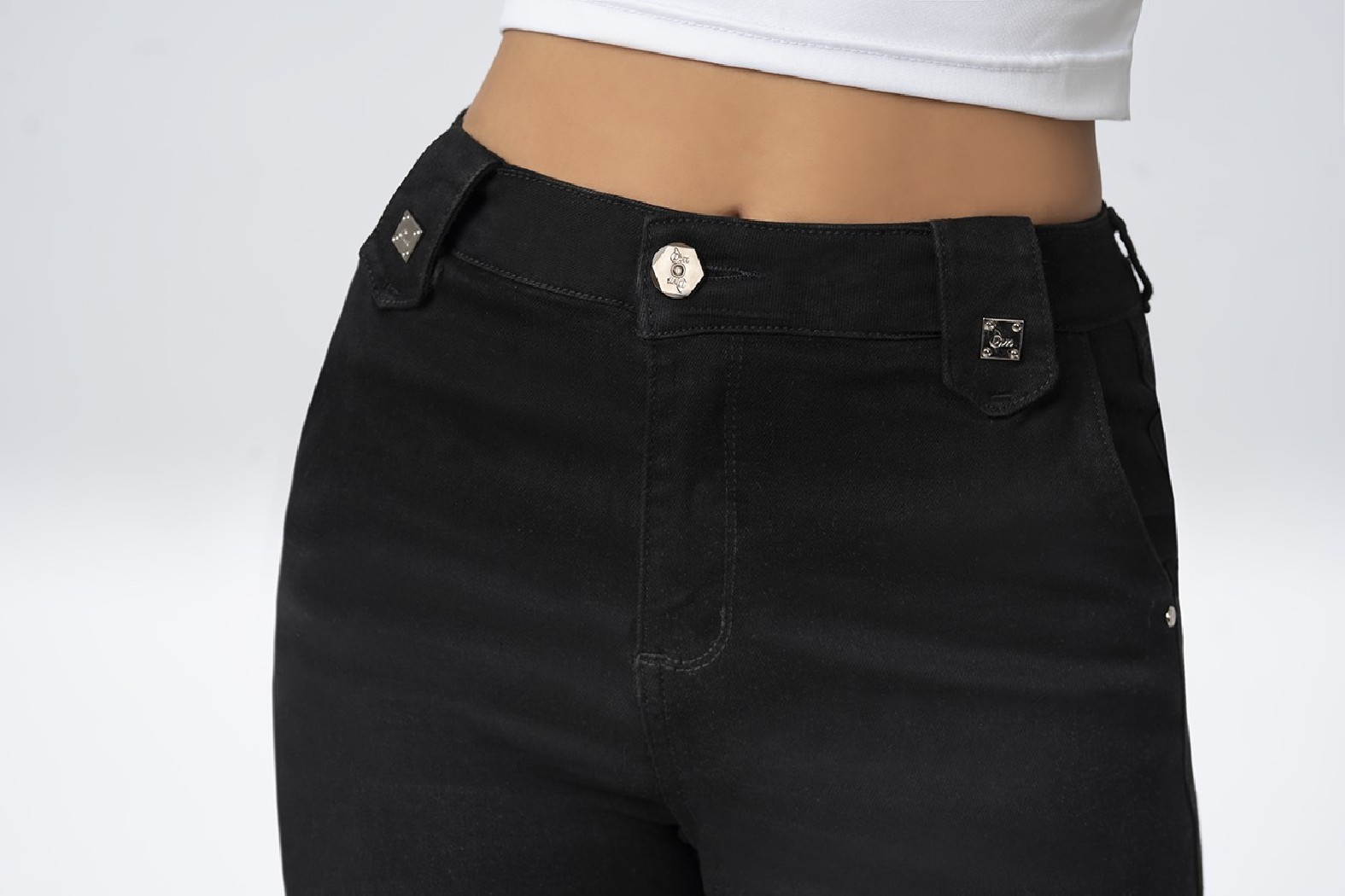 WIDE LEG JEANS OSCURO