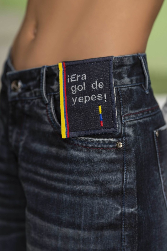 Pantalón Tipo Wideleg - Estilo Urbano Moderno - Tono Oscuro - Mundial
